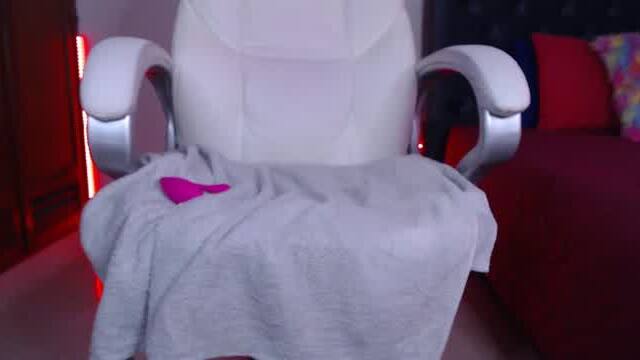 Latin_moon1 Stripchat Webcam Model - Profile & Free Live Sex Show ...